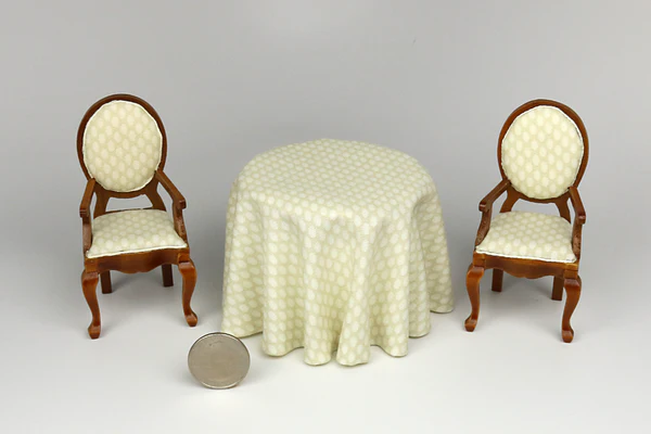 (image for) Orderly Ovals Table and Chairs